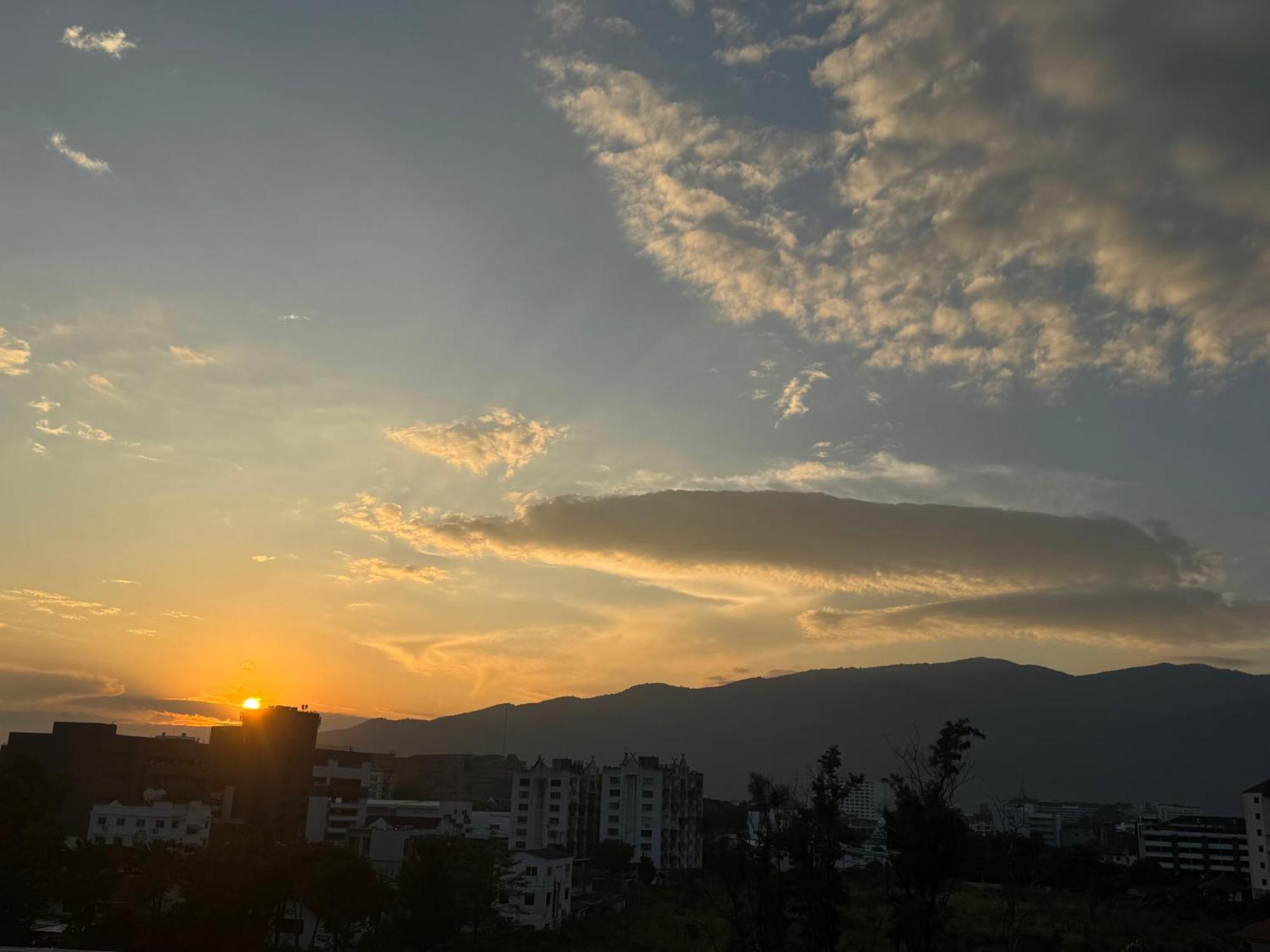Mahar Hostel Chiangmai Chiang Mai Luaran gambar